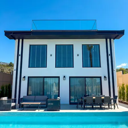 Villa Elizabella Luxury Retreat In Nature With Heated Pool And Sauna *