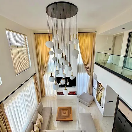 Elizabella Luxury Retreat In Nature With Heated Pool And Sauna Villa *