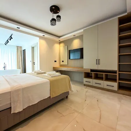 Elizabella Luxury Retreat In Nature With Heated Pool And Sauna Villa *