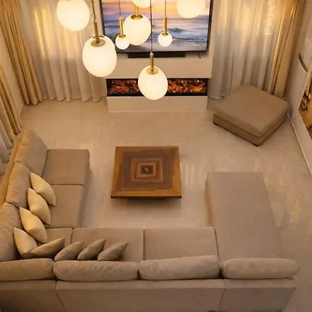Elizabella Luxury Retreat In Nature With Heated Pool And Sauna Villa