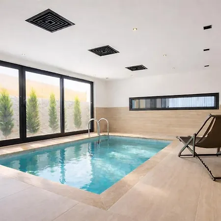 Elizabella Luxury Retreat In Nature With Heated Pool And Sauna Villa *